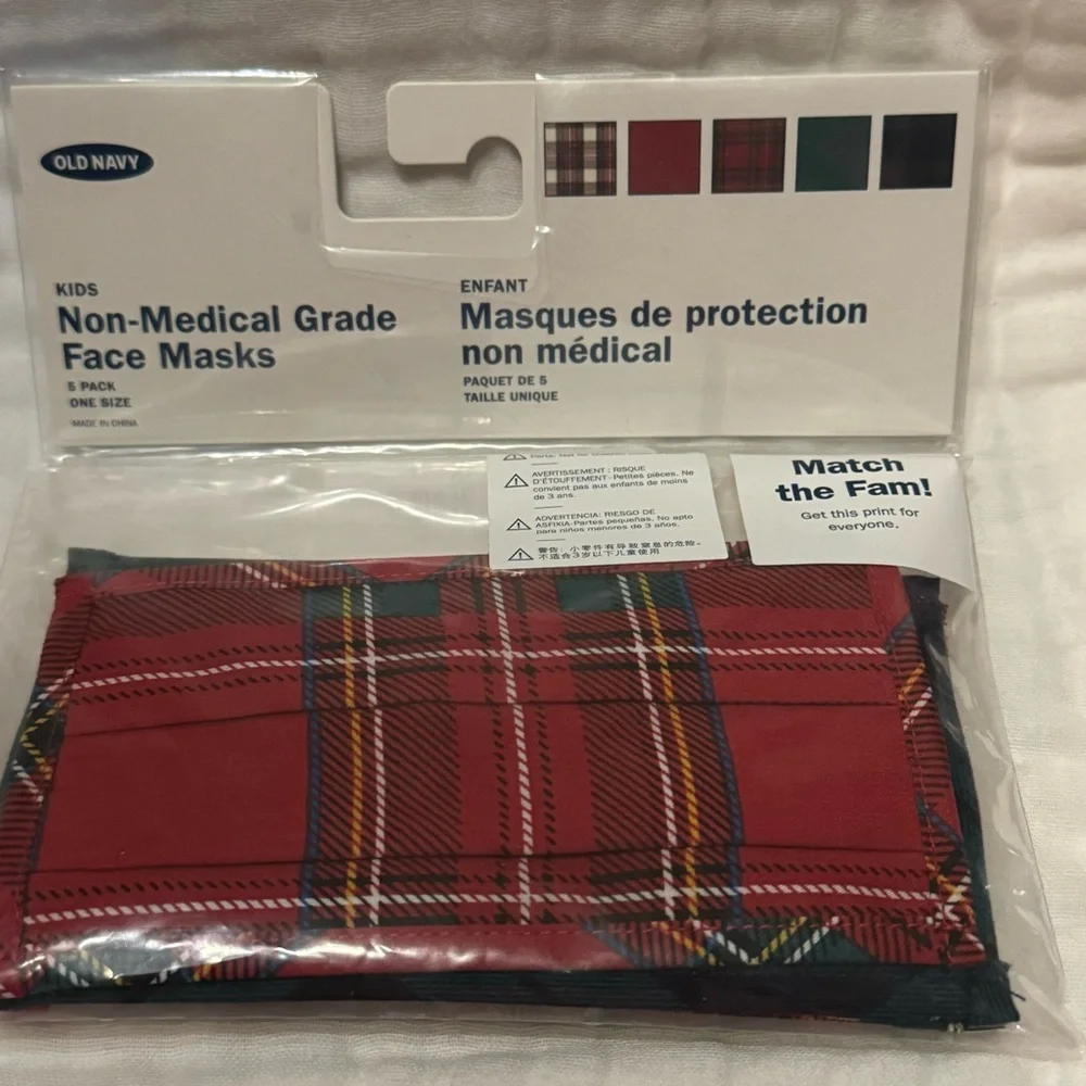 KIDS ! Non- Medical Grade Face Mask set of 5! One size fits all children . NEW!